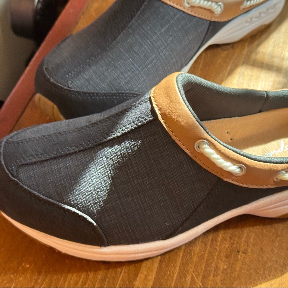 NWOT Easy Spirit Woman’s Casual Slip-On Loafers- Blue and Tan. Size 8 Naut look - Picture 3 of 14